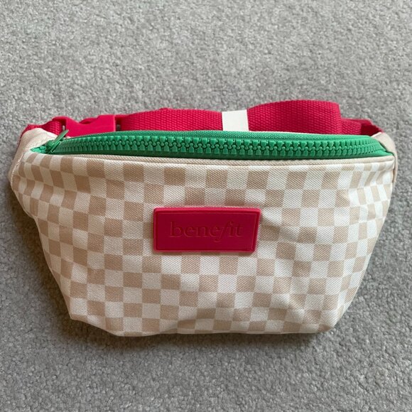 Benefit Checkered White/Tan Fanny Pack (Belt Bag) - Picture 1 of 6